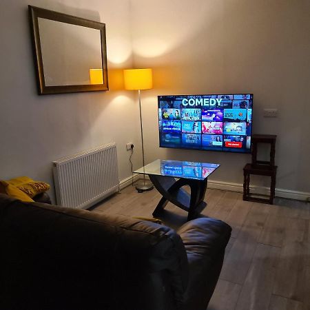 Whole House - 4 Bedrooms - Parking - Sleeps 8 Birmingham Esterno foto