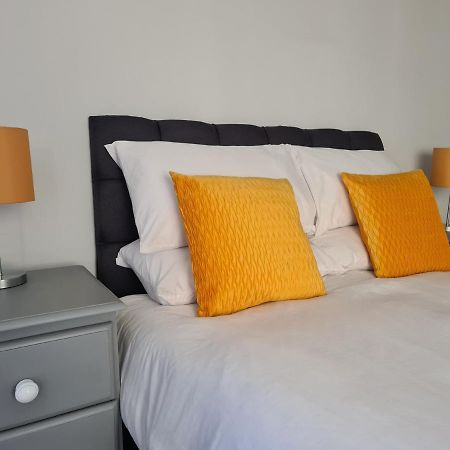 Whole House - 4 Bedrooms - Parking - Sleeps 8 Birmingham Esterno foto