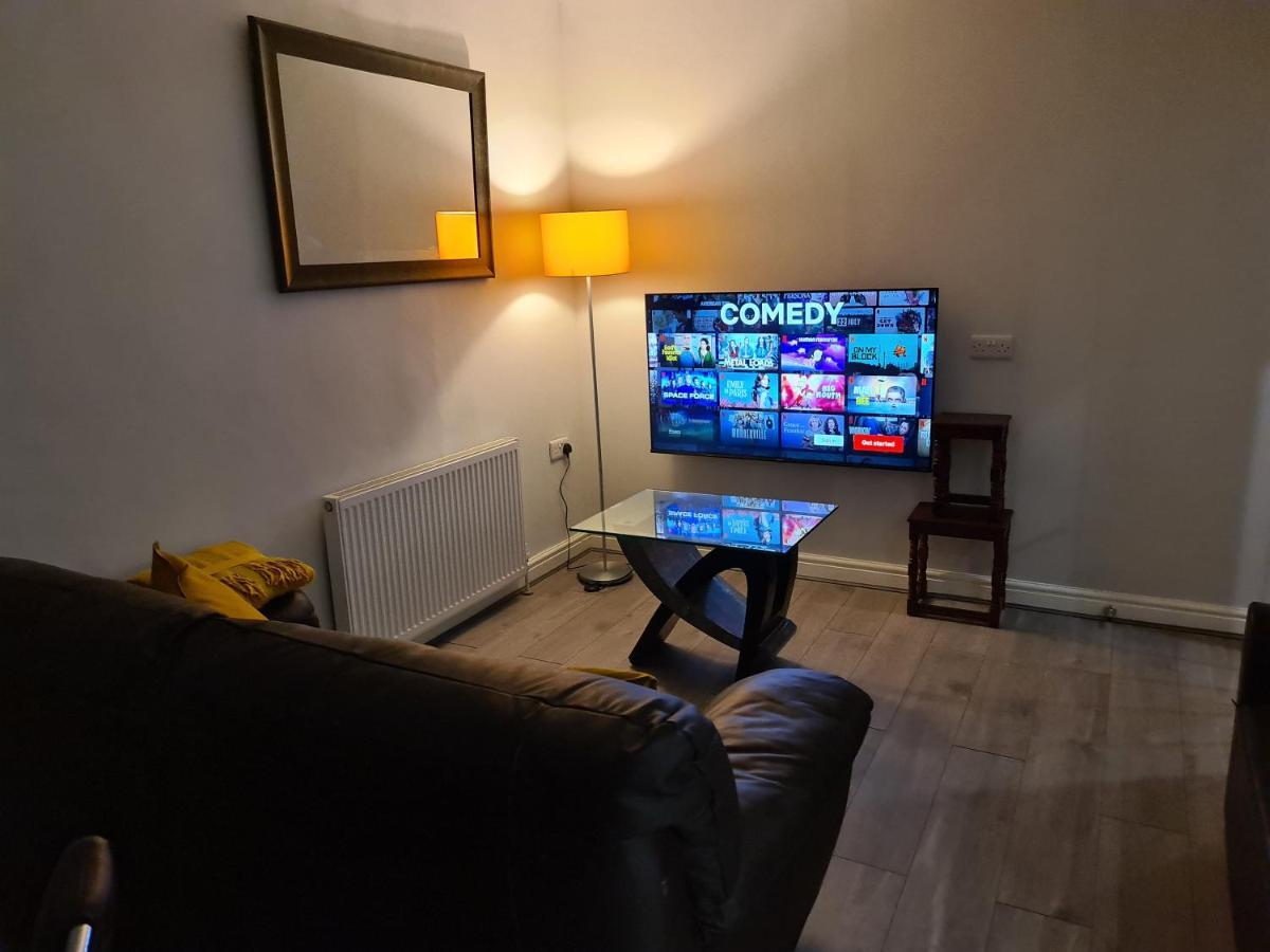 Whole House - 4 Bedrooms - Parking - Sleeps 8 Birmingham Esterno foto