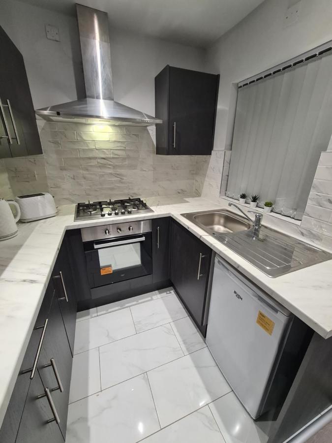 Whole House - 4 Bedrooms - Parking - Sleeps 8 Birmingham Esterno foto