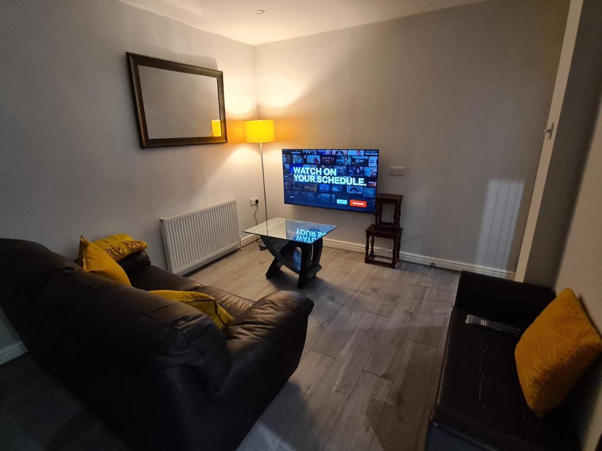 Whole House - 4 Bedrooms - Parking - Sleeps 8 Birmingham Esterno foto