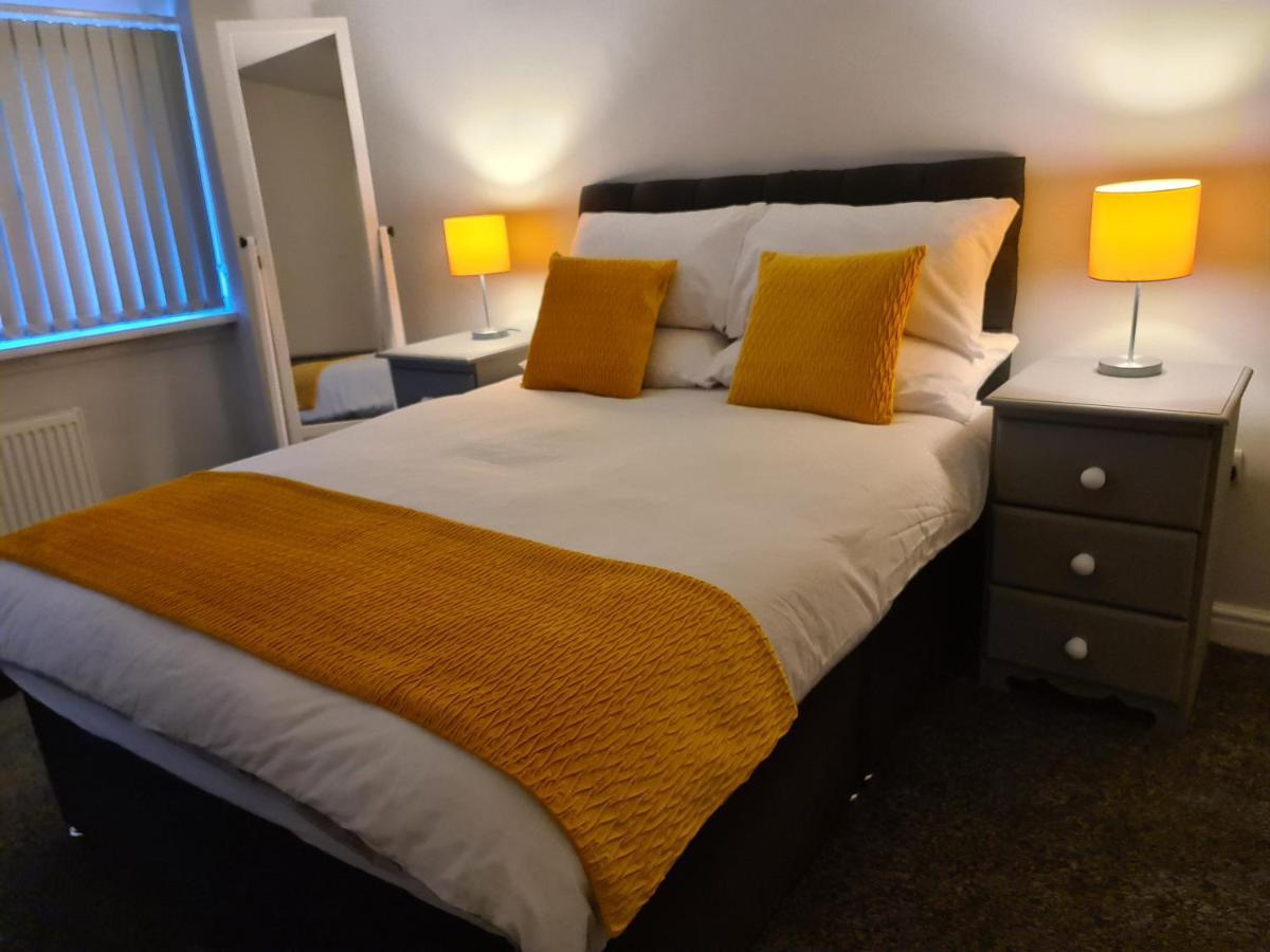 Whole House - 4 Bedrooms - Parking - Sleeps 8 Birmingham Esterno foto