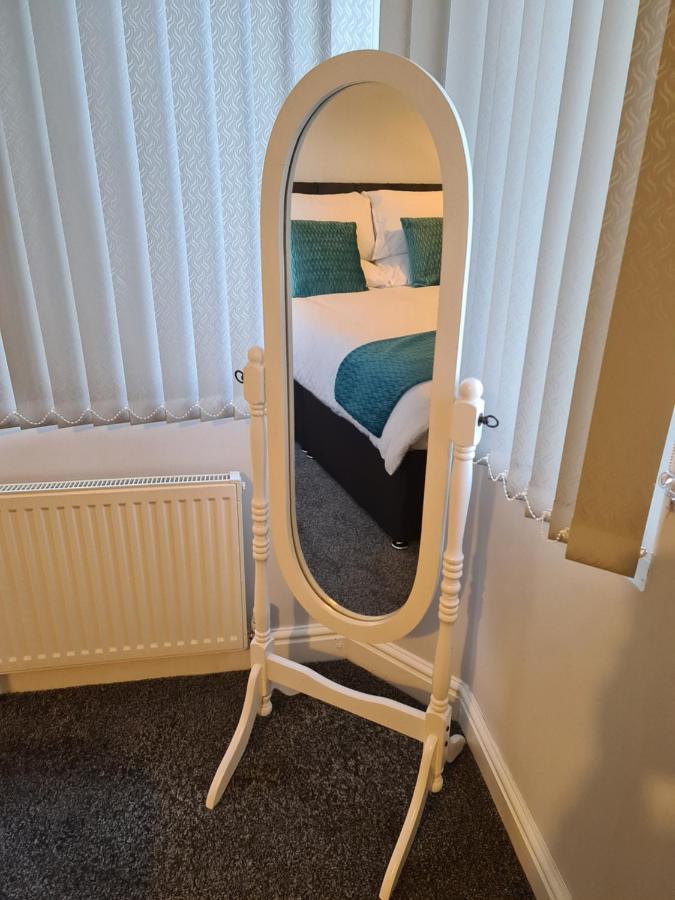 Whole House - 4 Bedrooms - Parking - Sleeps 8 Birmingham Esterno foto