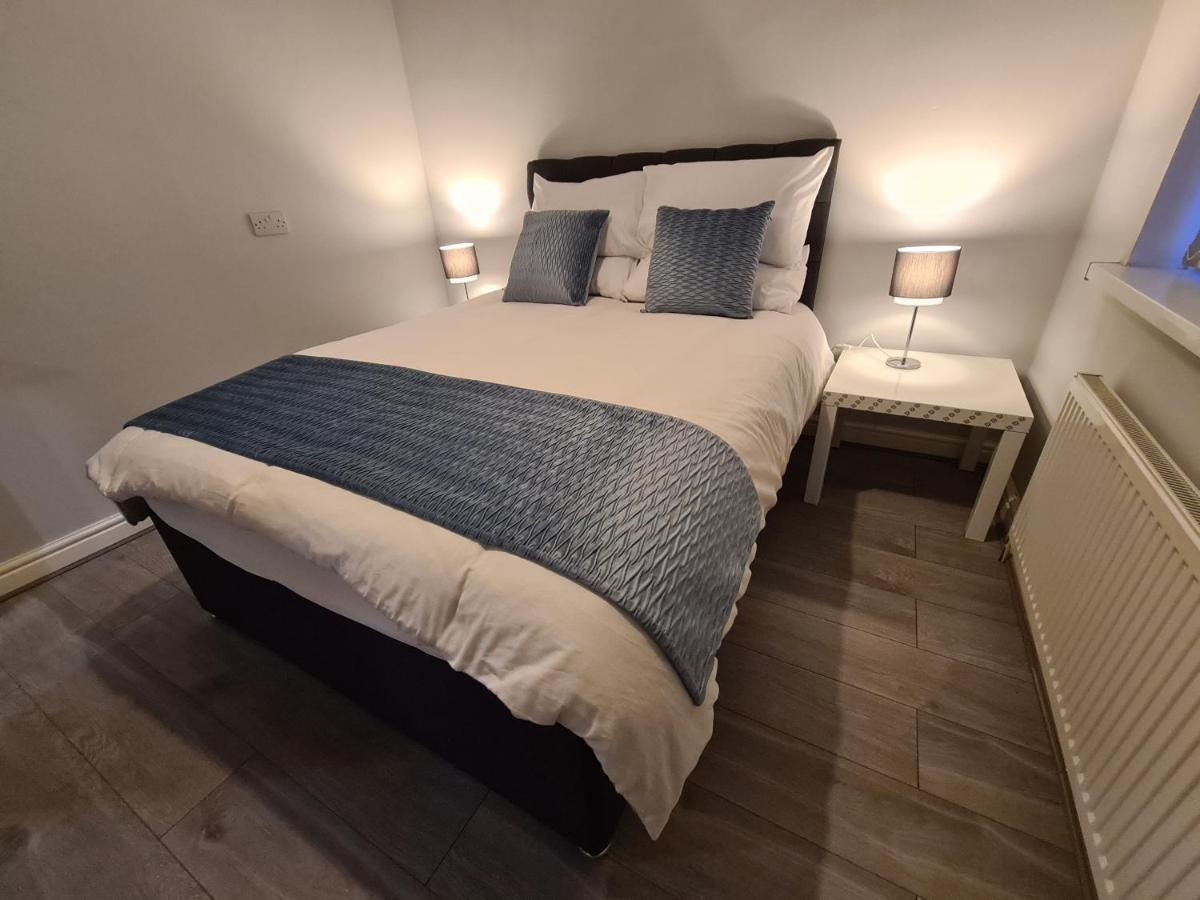 Whole House - 4 Bedrooms - Parking - Sleeps 8 Birmingham Esterno foto