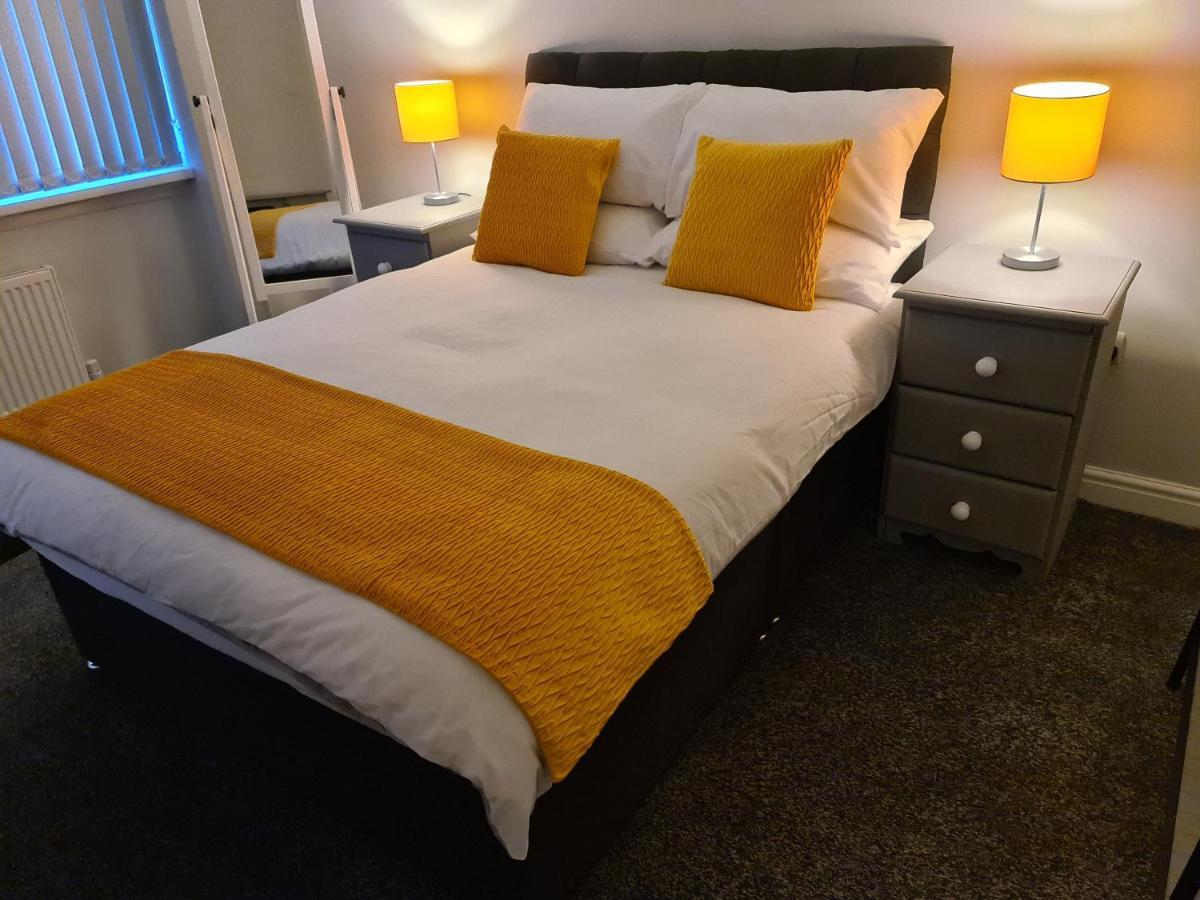 Whole House - 4 Bedrooms - Parking - Sleeps 8 Birmingham Esterno foto
