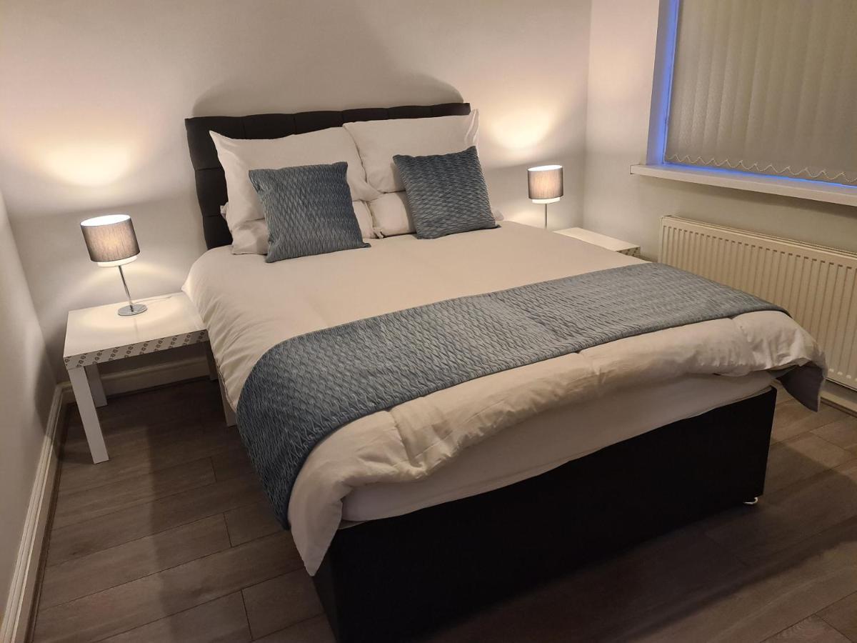 Whole House - 4 Bedrooms - Parking - Sleeps 8 Birmingham Esterno foto