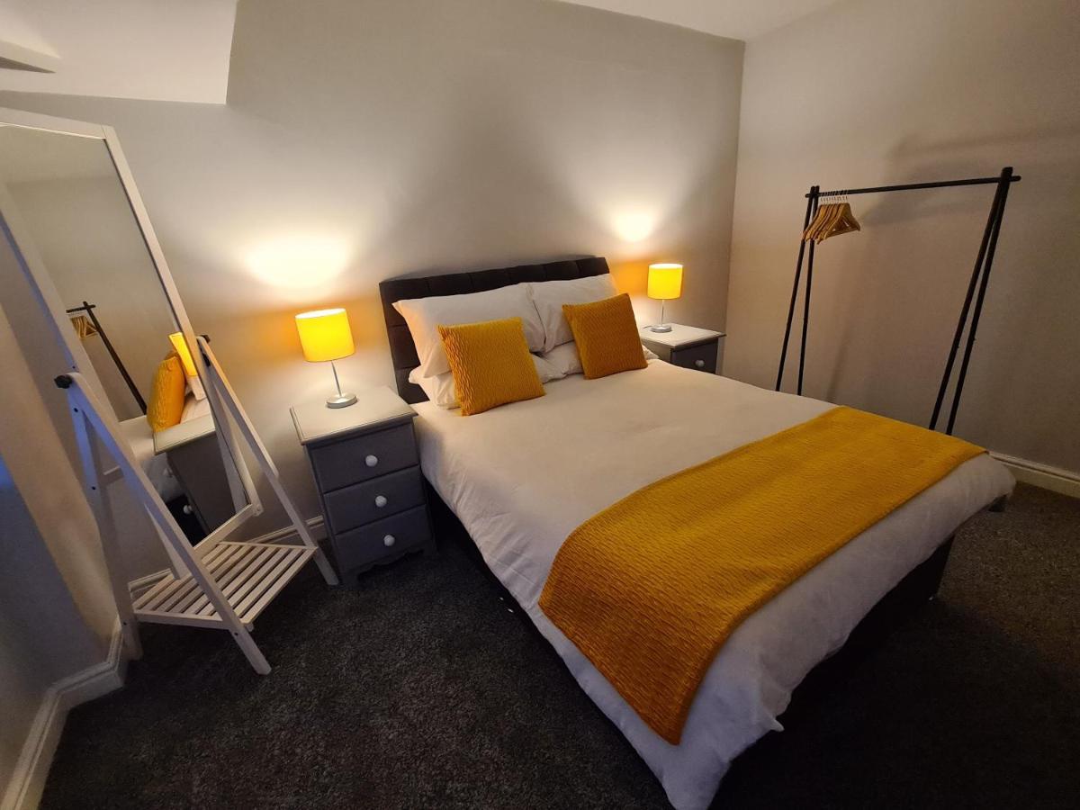 Whole House - 4 Bedrooms - Parking - Sleeps 8 Birmingham Esterno foto